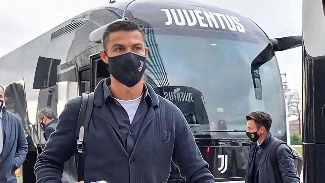 开云官方网-巴塞罗那训练开放日；关键时刻完成体检引欢呼；德甲在即；细节决定成败的简单介绍