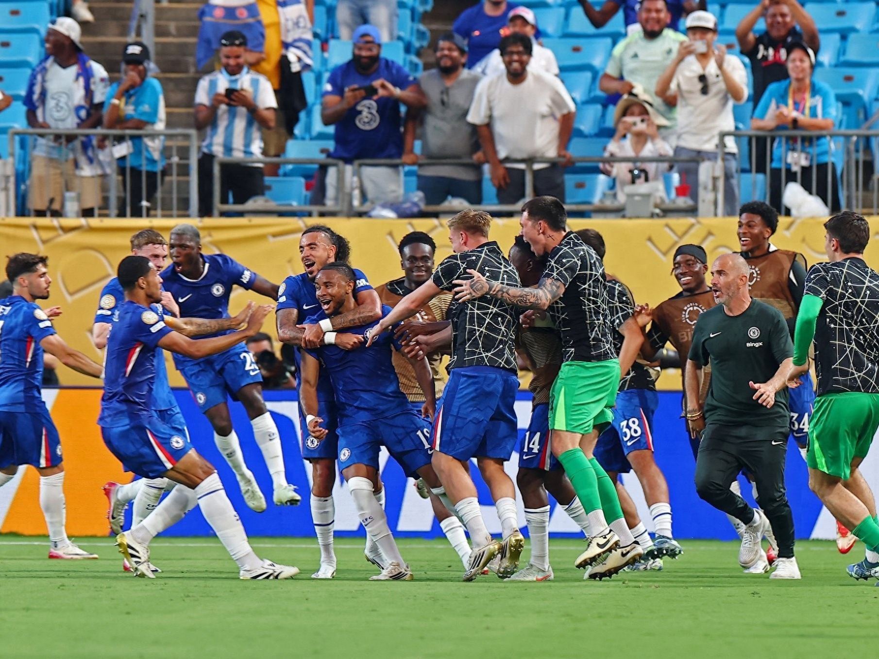 开云体育网页版登录入口-葡超清晨走向成谜，洛杉矶快船临场应变，球迷炸锅，细节决定成败(浮沉洛杉矶免费观看)